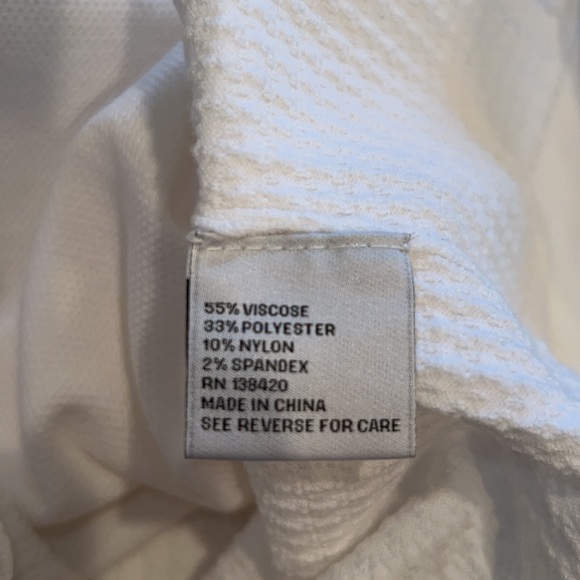 Per Se by Carlisle white, sleeveless top - Picture 7 of 8